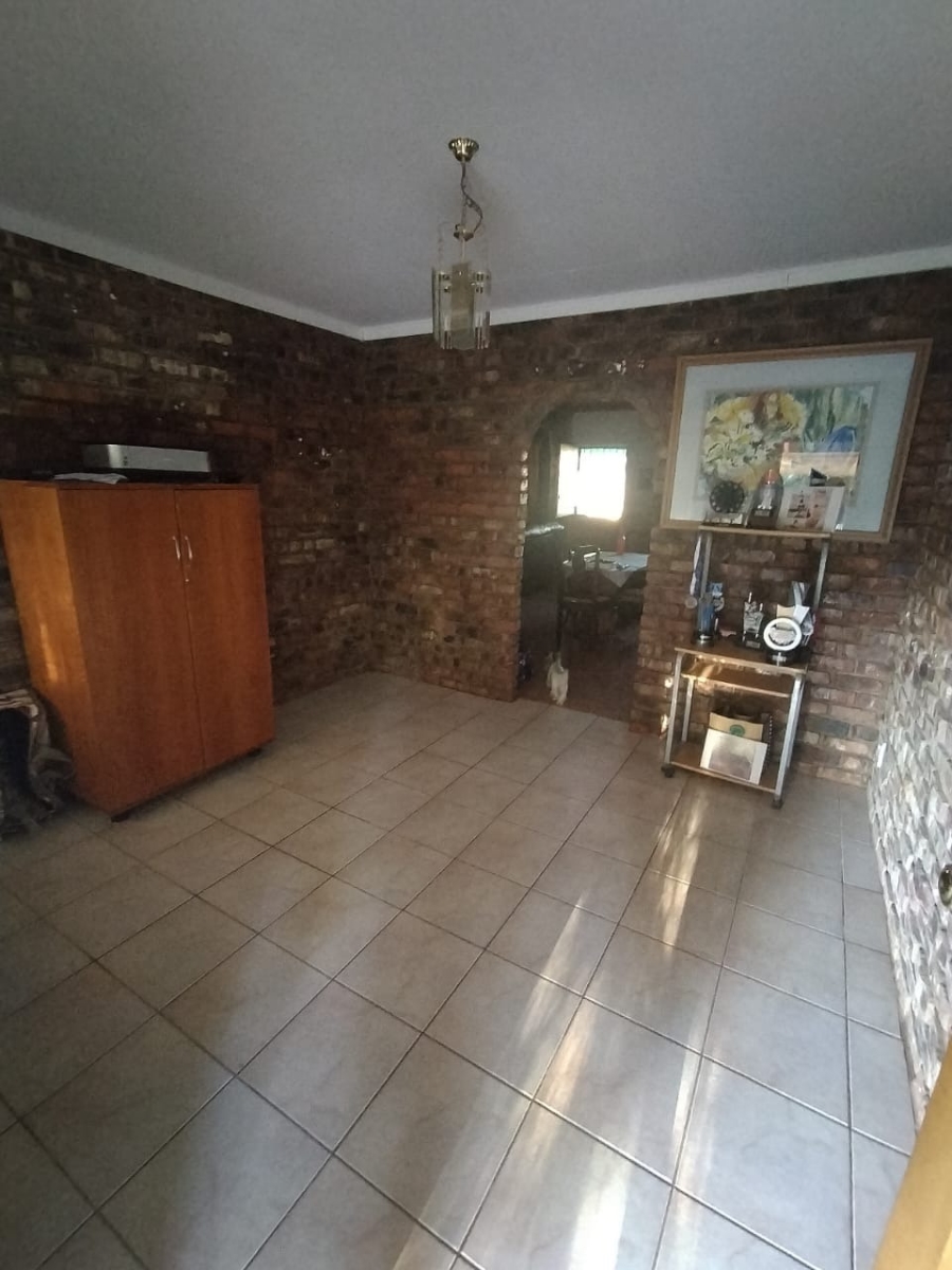 2 Bedroom Property for Sale in Petrusburg Free State